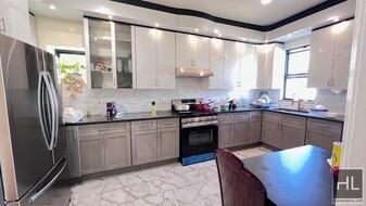 502 E 5th St in Brooklyn, NY - Building Photo