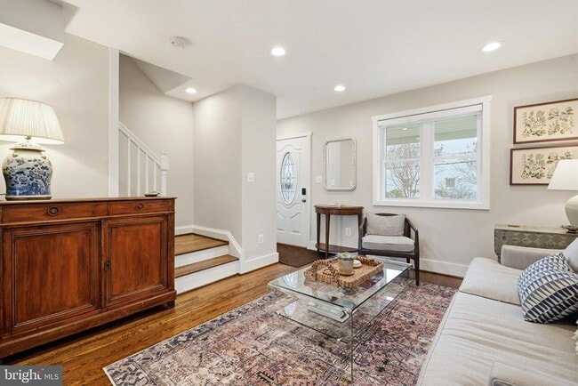 19 Clifford Ave in Alexandria, VA - Building Photo - Building Photo