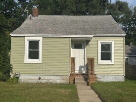91 Adelaide St in Pontiac, MI - Building Photo