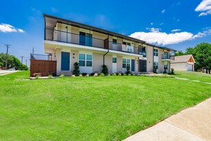 Kirby Yards at Bishop Ridge in Dallas, TX - Building Photo