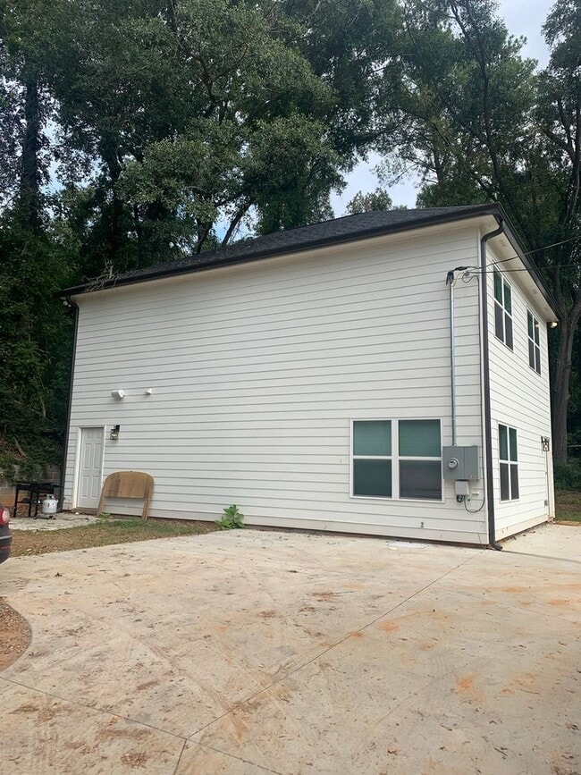 187 Strickland Ave