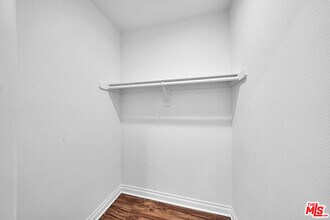 1142 S Mariposa Ave in Los Angeles, CA - Building Photo - Building Photo