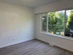 7732 Burgess St in Burnaby, BC - Building Photo - Building Photo