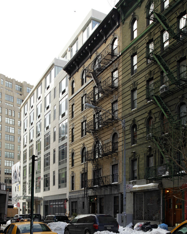 57 Thompson St in New York, NY - Building Photo - Building Photo