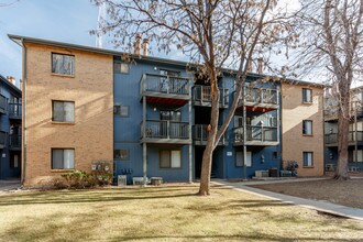 Edge at Fitzsimons in Aurora, CO - Foto de edificio - Building Photo