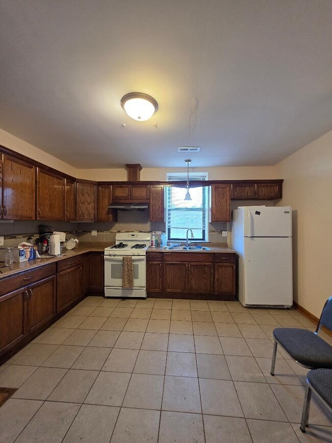 2843 S Archer Ave in Chicago, IL - Building Photo - Building Photo