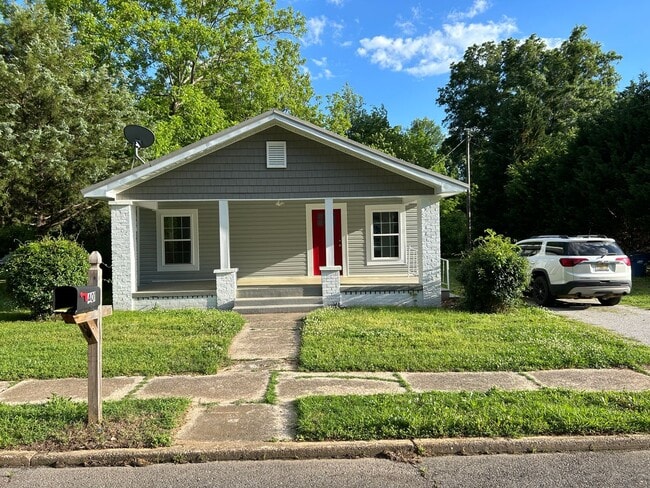 property at 401 Francis St E