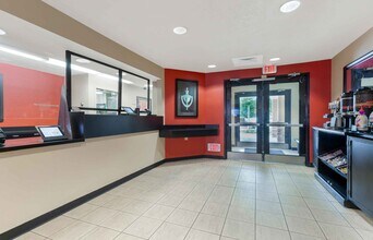 Furnished Studio-Baltimore - BWI Airport - in Linthicum Heights, MD - Foto de edificio - Building Photo