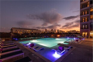 3329 Oak Grove Ave in Dallas, TX - Building Photo