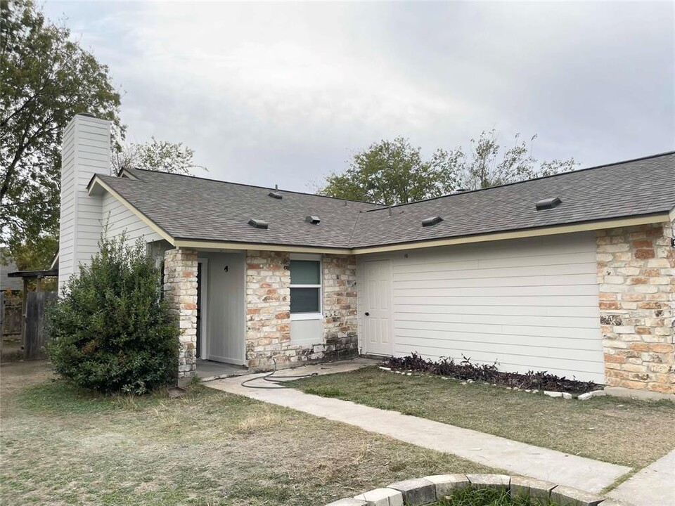 12810 Copper Cliff Ave in Austin, TX - Building Photo