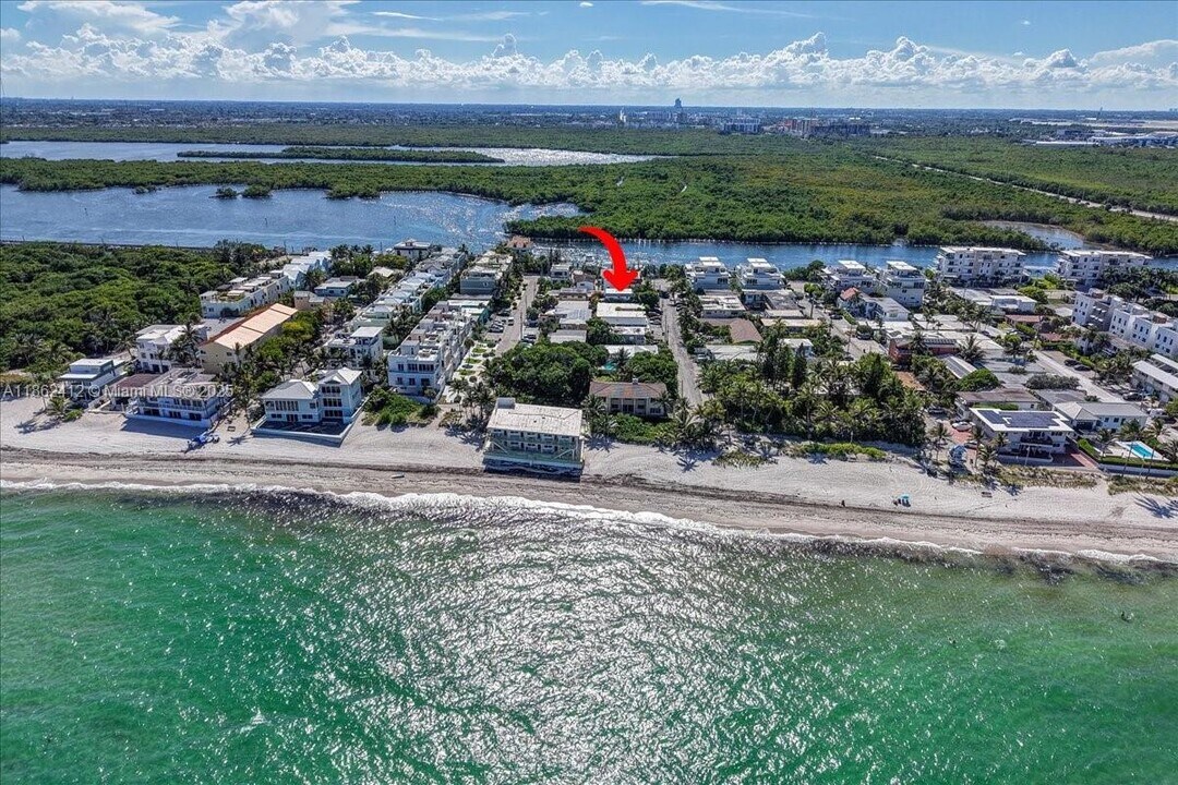 348 Palm St in Hollywood, FL - Building Photo