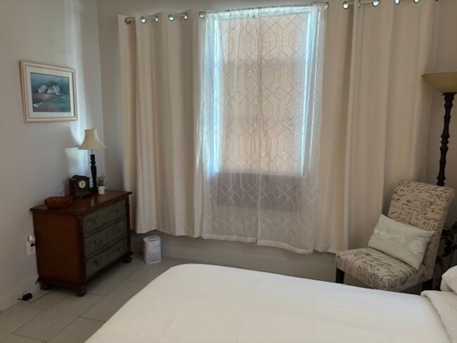 714 E Victory Dr in Savannah, GA - Building Photo - Building Photo