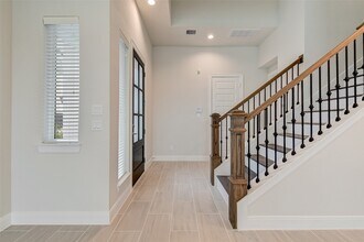 2716G Grand Fountains Dr in Houston, TX - Building Photo - Building Photo