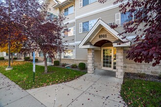 Southview Estates in Bloomington, MN - Foto de edificio - Building Photo