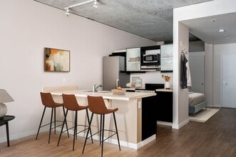 The Louisa Apartments in Portland, OR - Foto de edificio - Building Photo