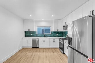 2007 Vestal Ave in Los Angeles, CA - Foto de edificio - Building Photo