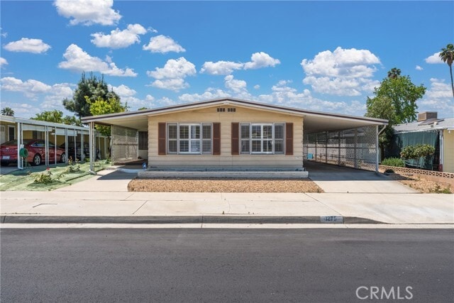 1275 W Johnston Ave