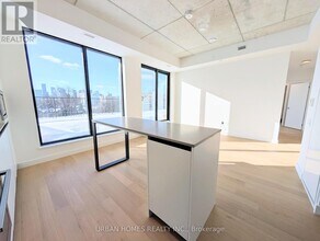 1720 Bayview Ave in Toronto, ON - Building Photo - Building Photo