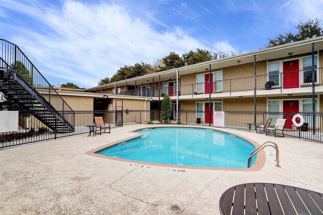 property at 835 Heights Blvd