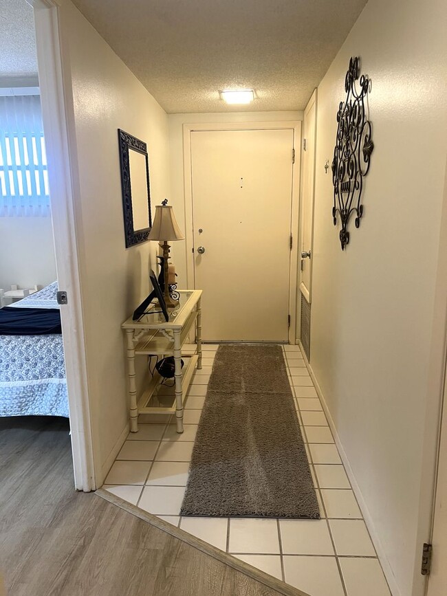 512 W Venice Ave in Venice, FL - Building Photo - Building Photo