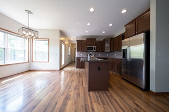 15515 59th Pl N in Minneapolis, MN - Building Photo - Building Photo