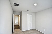 913 Gerardia Ct in Seguin, TX - Building Photo - Building Photo