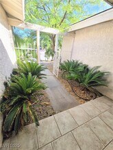 5892 Arandas Ct in Las Vegas, NV - Building Photo - Building Photo