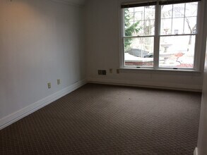 1408 3rd Ave, Unit 4 in Duncansville, PA - Foto de edificio - Building Photo