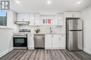 26B Majestic Dr in Ottawa, ON - Building Photo