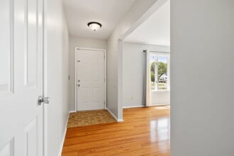 2 Afton Dr in Montgomery, IL - Building Photo - Building Photo