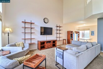 1728 Peachwillow St in Pittsburg, CA - Building Photo - Building Photo