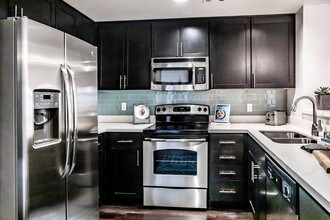 Legacy at Westwood Apartments in Los Angeles, CA - Building Photo - Interior Photo