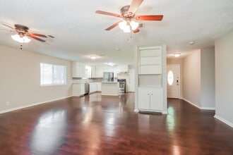 24715 Sorters Rd in Porter, TX - Building Photo - Building Photo