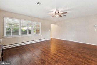 38 Sheffield Pl in Vincentown, NJ - Building Photo - Building Photo