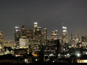 999 Figueroa Ter in Los Angeles, CA - Building Photo - Building Photo