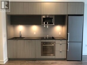 575-2575 Bloor St E in Toronto, ON - Building Photo - Building Photo