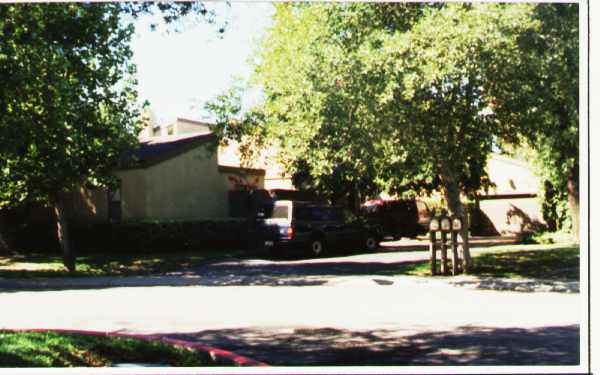 5529 Sandpiper Ct in Stockton, CA - Foto de edificio
