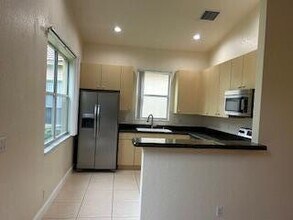 6211 Arlington Way in Fort Pierce, FL - Building Photo - Building Photo