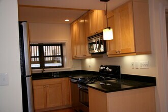 2707 North Wilton Avenue, Garden in Chicago, IL - Building Photo - Building Photo