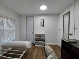 1181 S Plymouth Ave in Rochester, NY - Building Photo