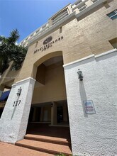 117 NW 42nd Ave in Miami, FL - Building Photo - Building Photo