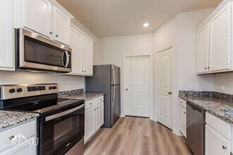 10429 Sweetwater Creek Dr in Cleveland, TX - Building Photo - Building Photo