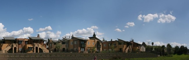 Solera in Poway, CA - Foto de edificio - Building Photo