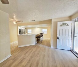 5610 Kelly Dr N in St. Petersburg, FL - Building Photo - Building Photo