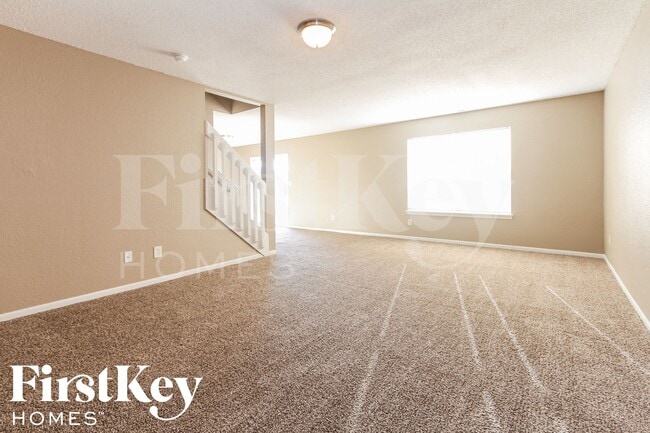 1820 Long Lake Dr in Greenwood, IN - Foto de edificio - Building Photo