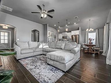 15740 Caney Dr in Edmond, OK - Building Photo - Building Photo