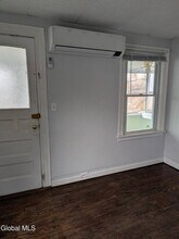 318 27th St in Watervliet, NY - Foto de edificio - Building Photo