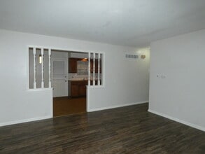 8808 Orchard St in Pleasant Valley, MO - Building Photo - Building Photo