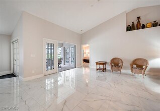624 Lambton Ln in Naples, FL - Foto de edificio - Building Photo