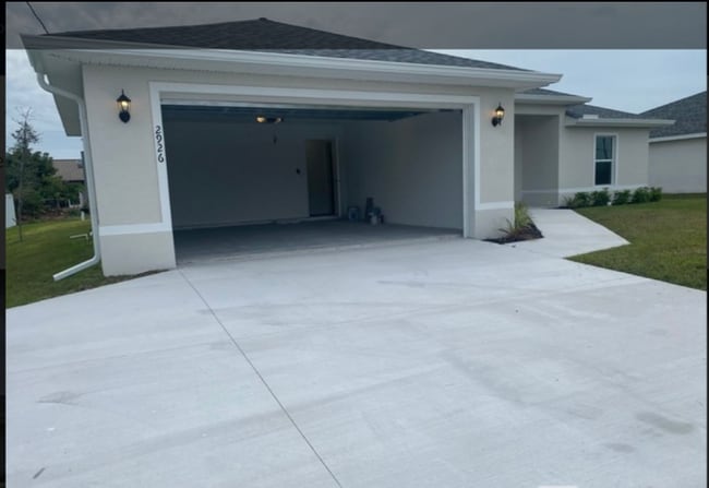 2926 Diplomat Pkwy W in Cape Coral, FL - Building Photo - Building Photo